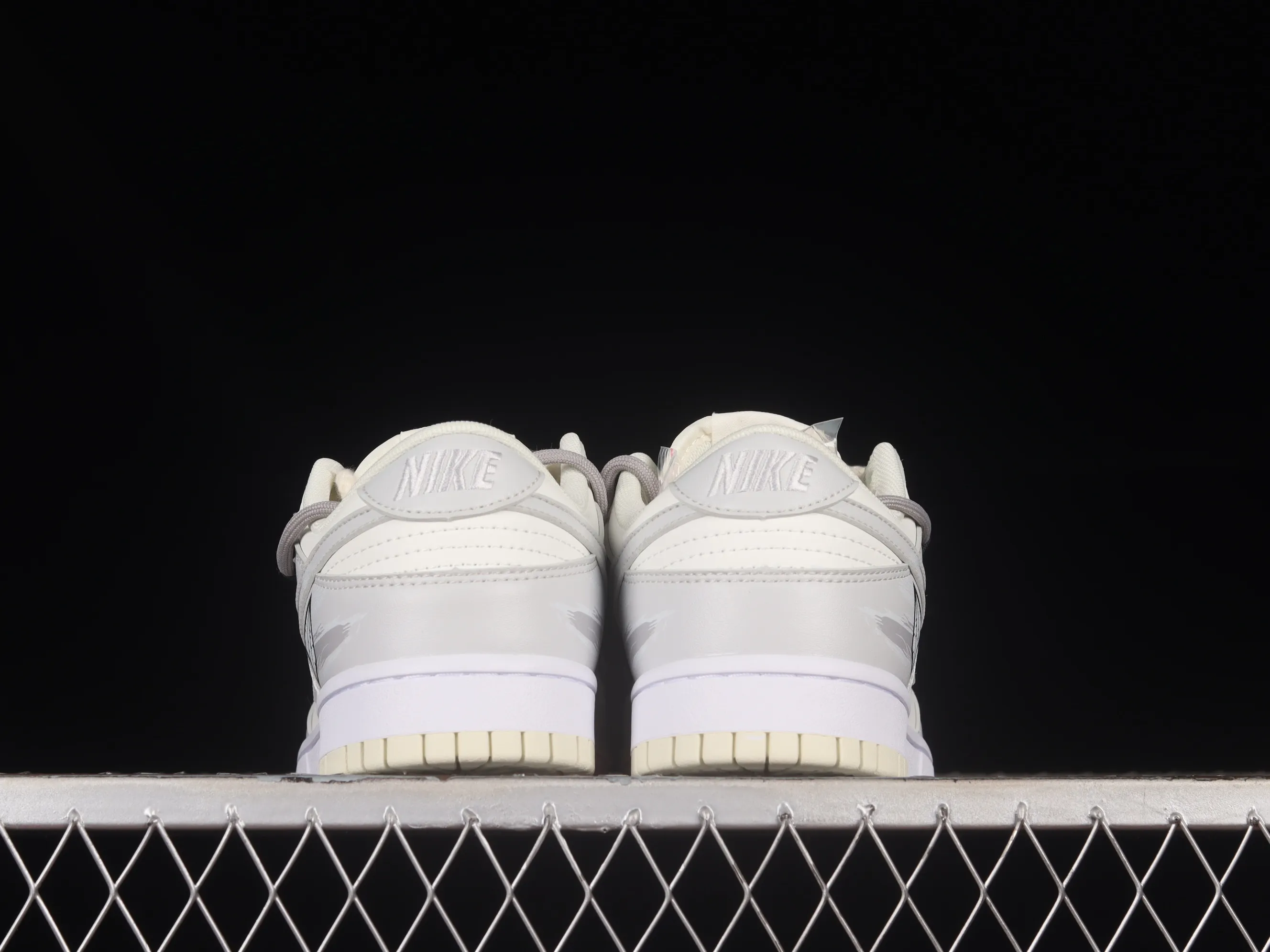 All Categories Nk SB Dunk Series Nk SB Dunk Low Low-top Sneakers Nk Dunk Low Retro "Coconut Milk" Vibe Wind Distressed Paper Plane Travel Graffiti Customized Deconstructed Strap Casual Sneakers DJ6188-100